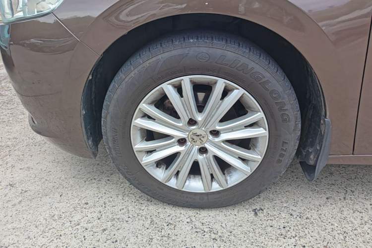 Used Peugeot 301 2014 1.6L Manual Comfort Edition Left Front Wheel Hub