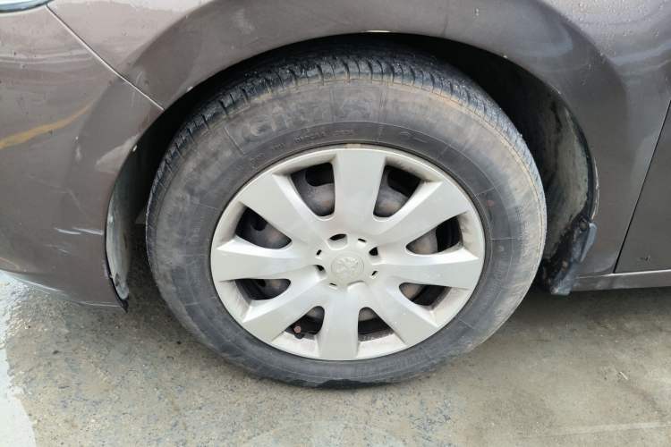 Used Peugeot 301 2014 1.6L Manual Comfort Edition Left Front Wheel Hub