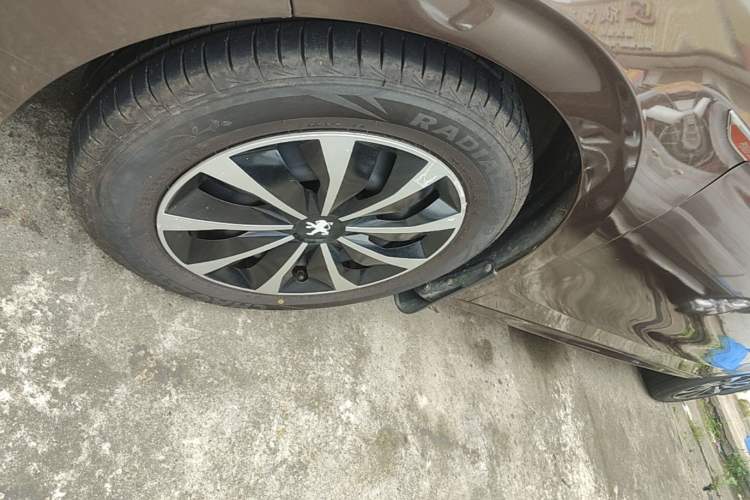 Used Peugeot 301 2014 1.6L Automatic Comfort Edition Left Front Wheel Hub