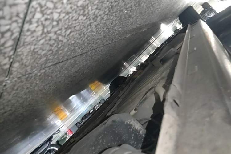 Used Peugeot 301 2014 1.6L Automatic Comfort Edition Left Side Sill