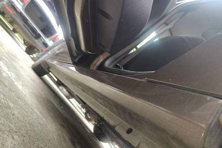 Used Peugeot 301 2014 1.6L Automatic Comfort Edition Left Side Sill