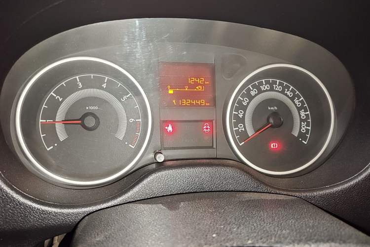 Used Peugeot 301 2014 1.6L Manual Luxury Edition Odometer Close Up