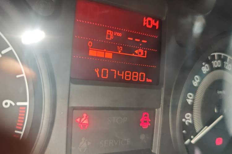 Used Peugeot 301 2014 1.6L Manual Comfort Edition Odometer Close Up