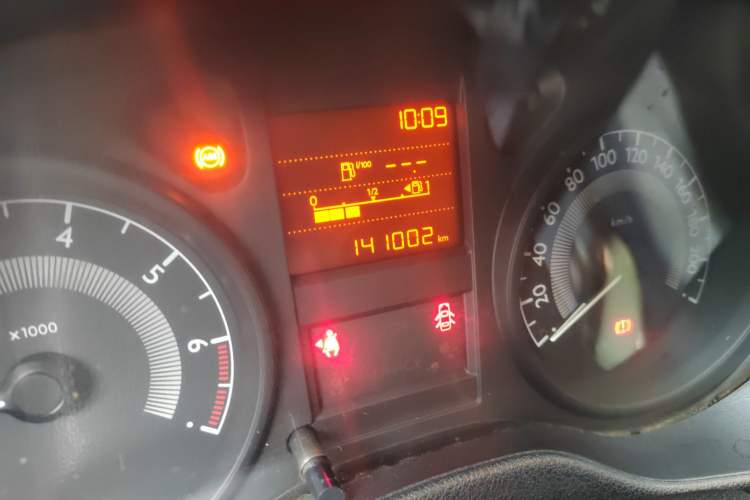 Used Peugeot 301 2014 1.6L Manual Comfort Edition Odometer Close Up