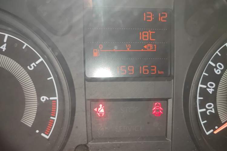 Used Peugeot 301 2014 1.6L Manual Comfort Edition Odometer Close Up