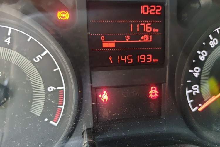Used Peugeot 301 2014 1.6L Manual Comfort Edition Odometer Close Up