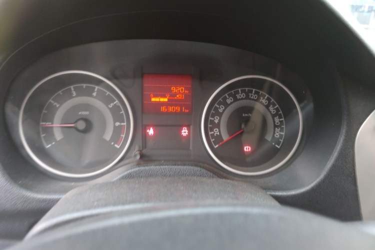 Used Peugeot 301 2014 1.6L Manual Luxury Edition Odometer Close Up