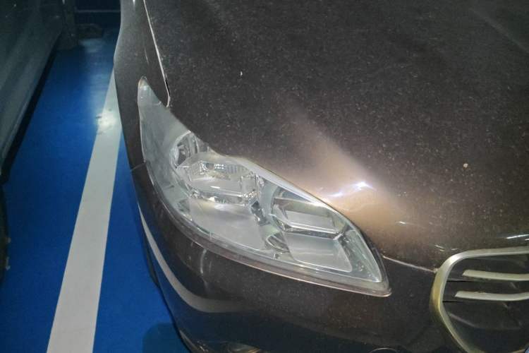 Used Peugeot 301 2014 1.6L Automatic Comfort Edition Right Front Headlight