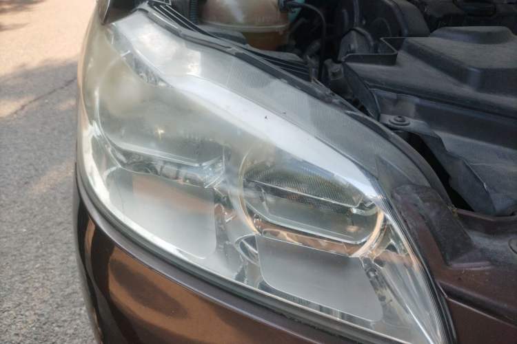 Used Peugeot 301 2014 1.6L Manual Comfort Edition Right Front Headlight