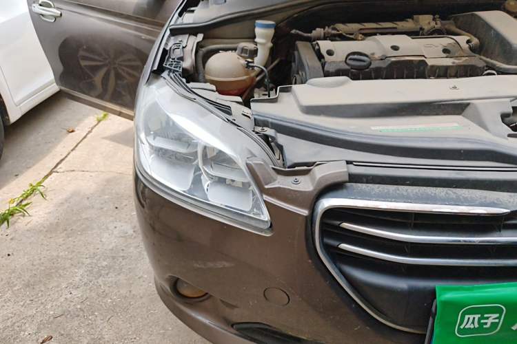 Used Peugeot 301 2014 1.6L Automatic Luxury Edition Right Front Headlight