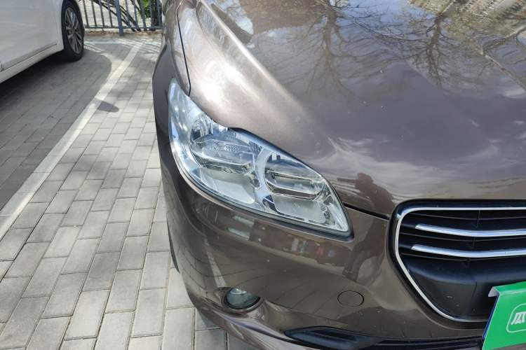 Used Peugeot 301 2014 1.6L Manual Luxury Edition Right Front Headlight