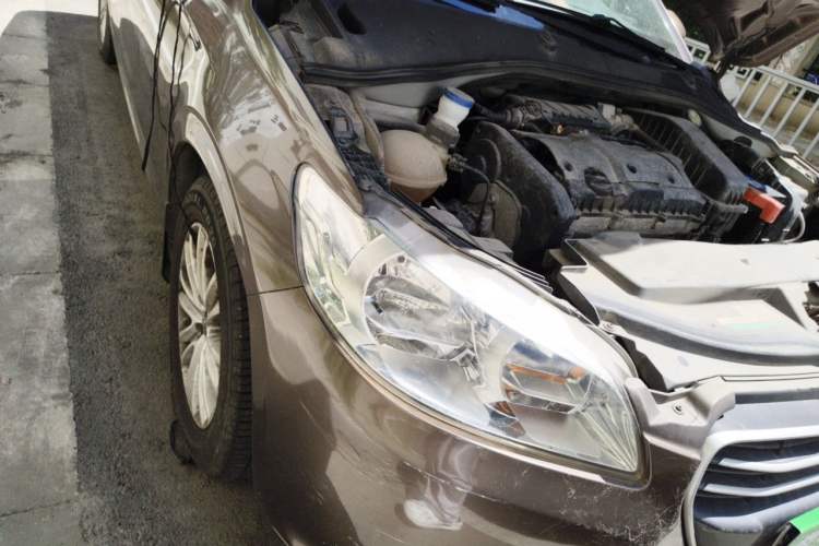 Used Peugeot 301 2014 1.6L Manual Comfort Edition Right Front Headlight