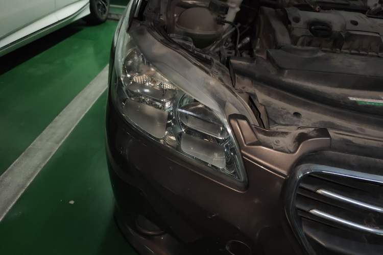 Used Peugeot 301 2014 1.6L Manual Luxury Edition Right Front Headlight