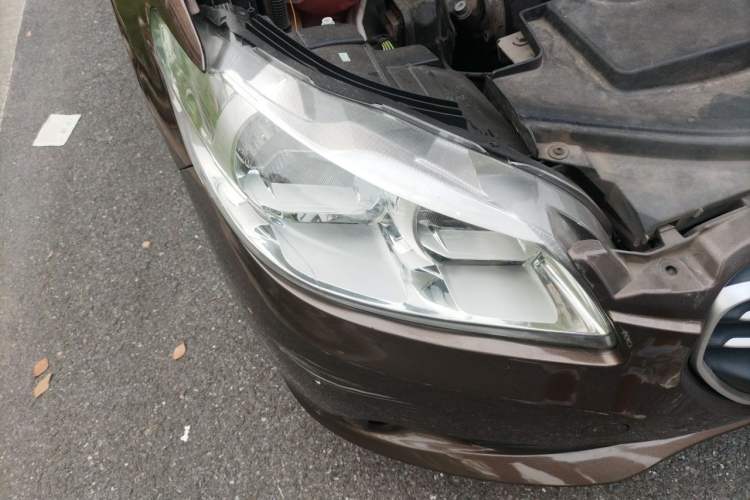 Used Peugeot 301 2014 1.6L Automatic Comfort Edition Right Front Headlight