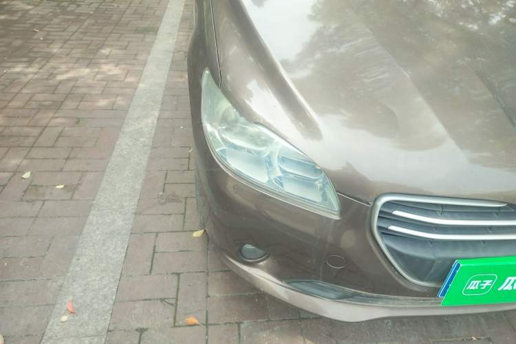 Used Peugeot 301 2014 1.6L Manual Comfort Edition Right Front Headlight