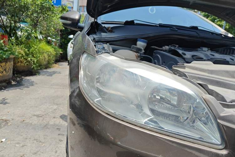 Used Peugeot 301 2014 1.6L Automatic Comfort Edition Right Front Headlight
