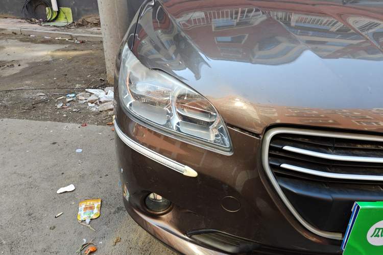 Used Peugeot 301 2014 1.6L Manual Comfort Edition Right Front Headlight