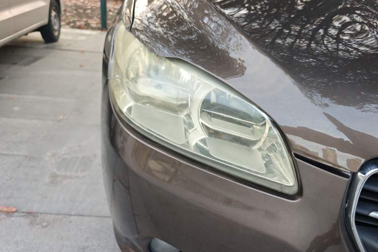 Used Peugeot 301 2014 1.6L Automatic Luxury Edition Right Front Headlight