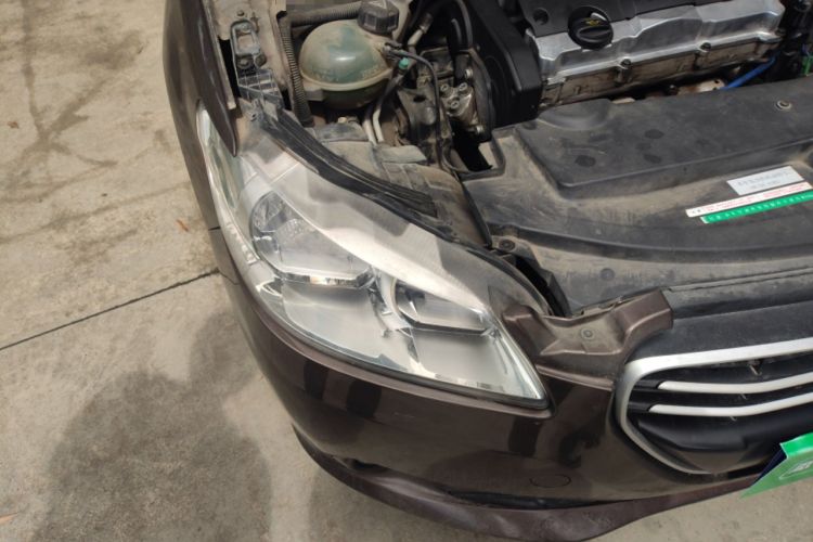 Used Peugeot 301 2014 1.6L Manual Comfort Edition Right Front Headlight