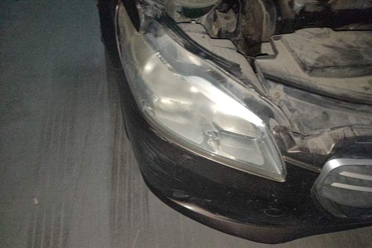 Used Peugeot 301 2014 1.6L Manual Comfort Edition Right Front Headlight