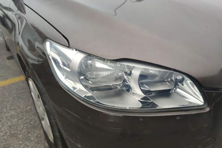 Used Peugeot 301 2014 1.6L Automatic Comfort Edition Right Front Headlight