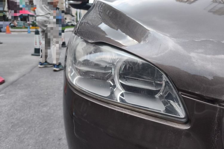 Used Peugeot 301 2014 1.6L Manual Comfort Edition Right Front Headlight