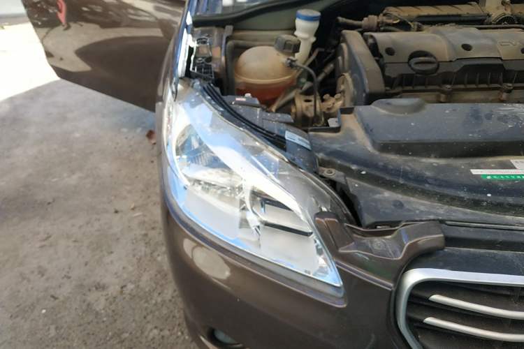 Used Peugeot 301 2014 1.6L Manual Comfort Edition Right Front Headlight