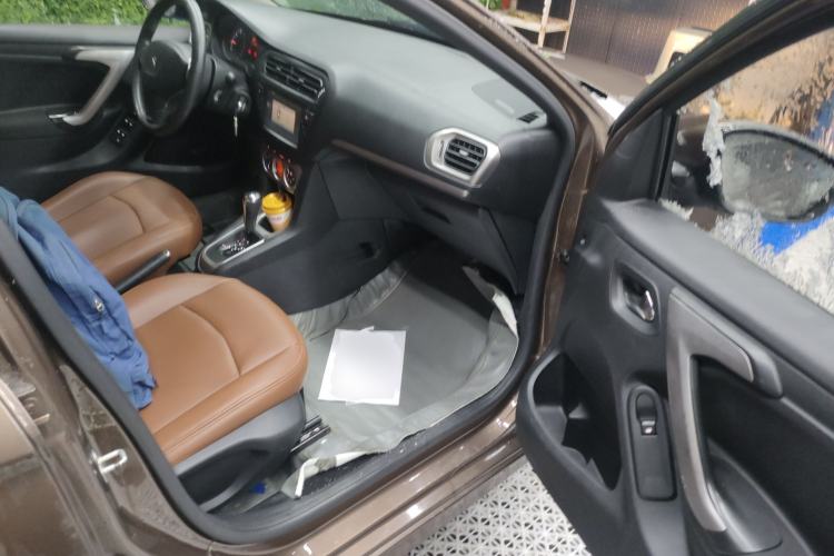 Used Peugeot 301 2014 1.6L Automatic Luxury Edition Right Front Seat