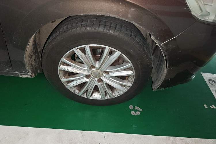 Used Peugeot 301 2014 1.6L Manual Luxury Edition Right Front Wheel Hub