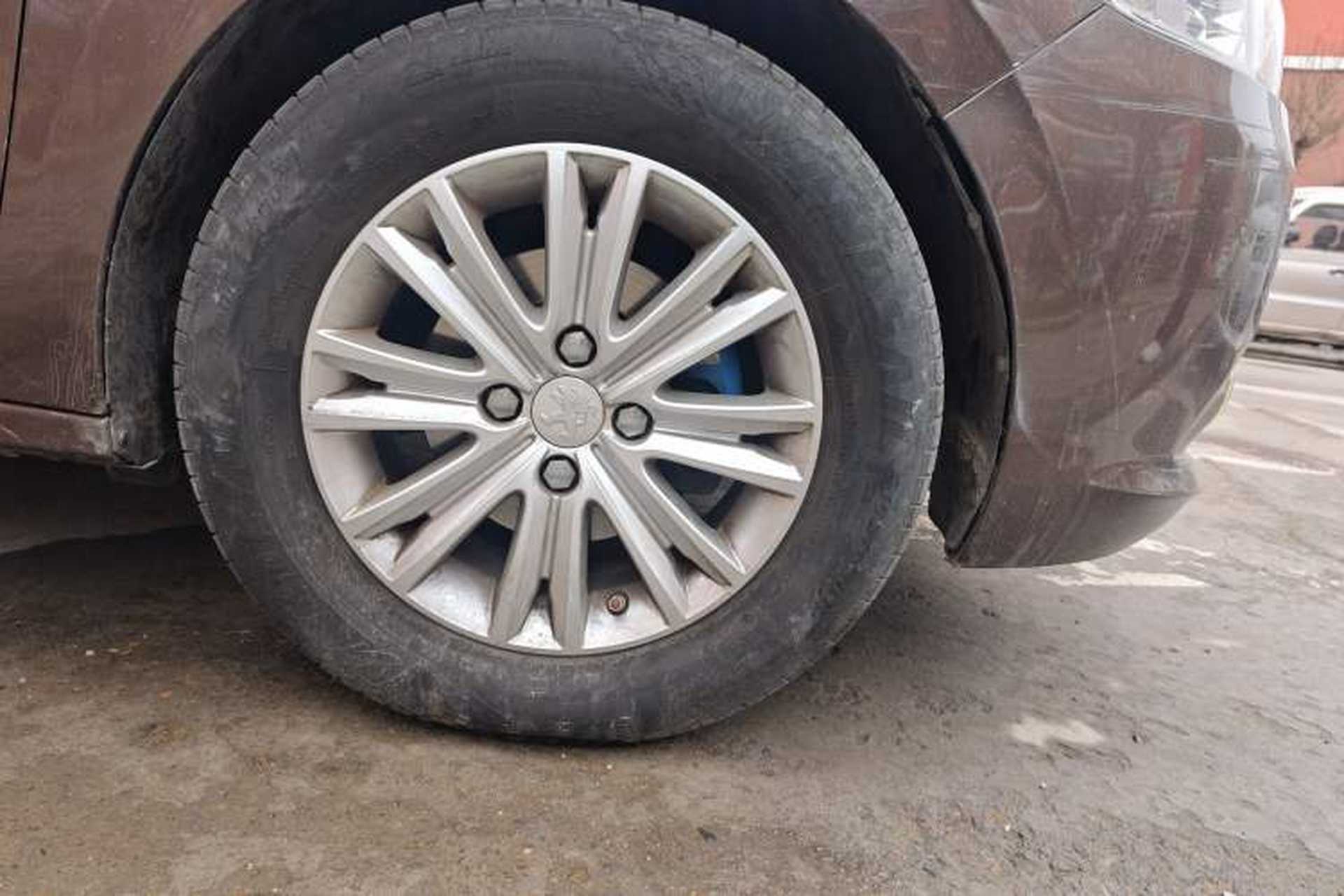 Used Peugeot 301 2014 1.6L Manual Luxury Edition Right Front Wheel Hub