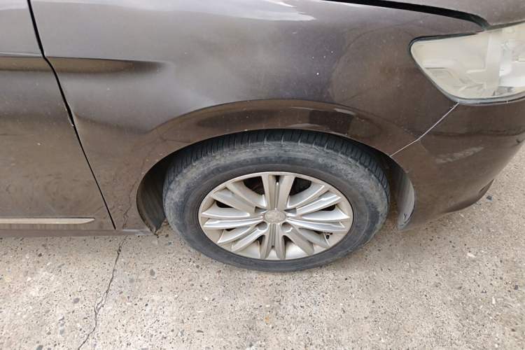 Used Peugeot 301 2014 1.6L Automatic Luxury Edition Right Front Wheel Hub
