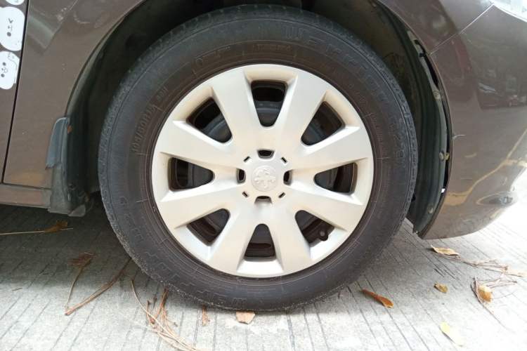 Used Peugeot 301 2014 1.6L Automatic Comfort Edition Right Front Wheel Hub