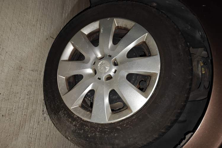 Used Peugeot 301 2014 1.6L Automatic Comfort Edition Right Front Wheel Hub