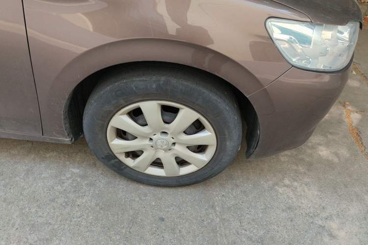 Used Peugeot 301 2014 1.6L Manual Comfort Edition Right Front Wheel Hub