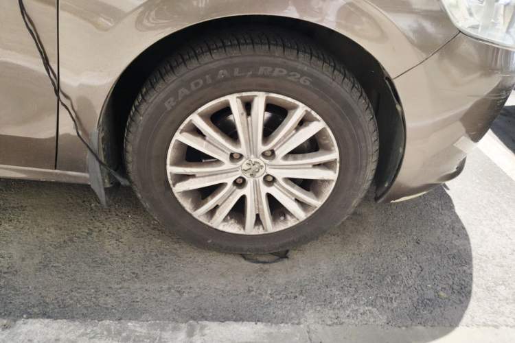 Used Peugeot 301 2014 1.6L Manual Comfort Edition Right Front Wheel Hub