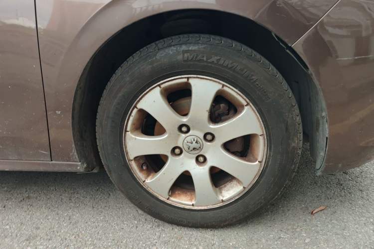 Used Peugeot 301 2014 1.6L Manual Comfort Edition Right Front Wheel Hub