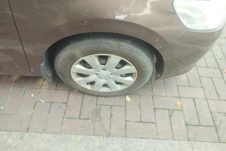 Used Peugeot 301 2014 1.6L Manual Comfort Edition Right Front Wheel Hub
