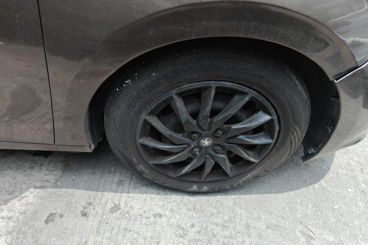 Used Peugeot 301 2014 1.6L Automatic Comfort Edition Right Front Wheel Hub