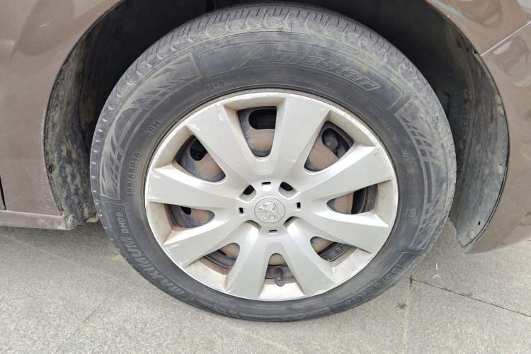 Used Peugeot 301 2014 1.6L Manual Comfort Edition Right Front Wheel Hub