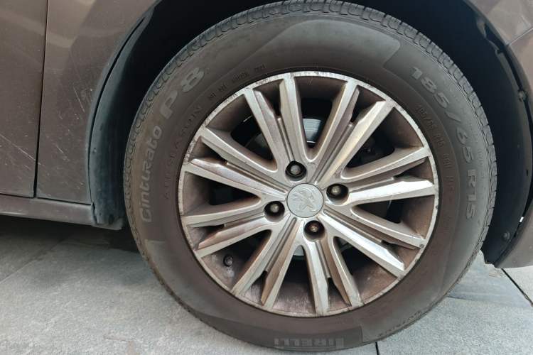 Used Peugeot 301 2014 1.6L Automatic Luxury Edition Right Front Wheel Hub