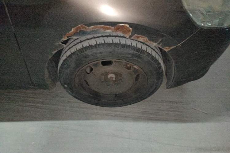 Used Peugeot 301 2014 1.6L Manual Comfort Edition Right Front Wheel Hub