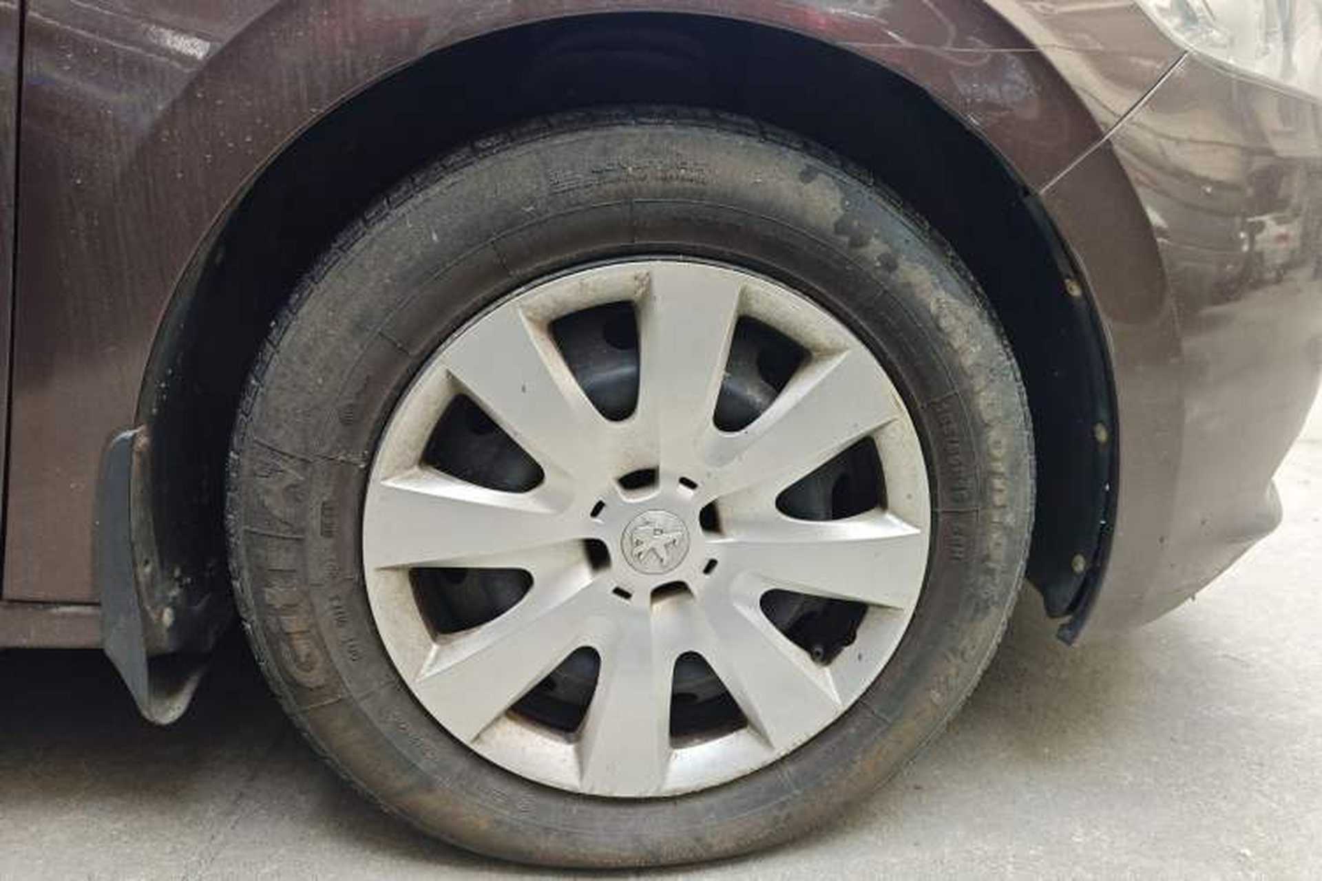Used Peugeot 301 2014 1.6L Manual Comfort Edition Right Front Wheel Hub