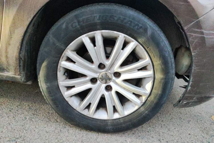 Used Peugeot 301 2014 1.6L Automatic Comfort Edition Right Front Wheel Hub