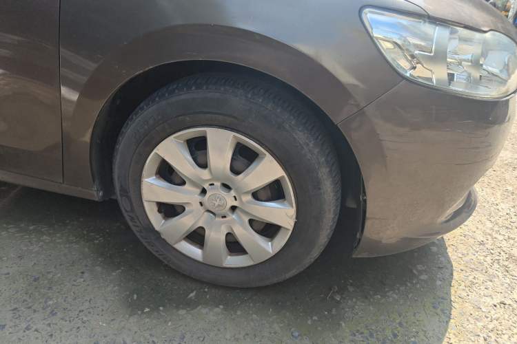 Used Peugeot 301 2014 1.6L Automatic Comfort Edition Right Front Wheel Hub