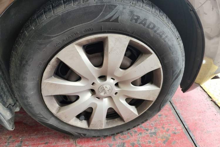 Used Peugeot 301 2014 1.6L Automatic Comfort Edition Right Front Wheel Hub
