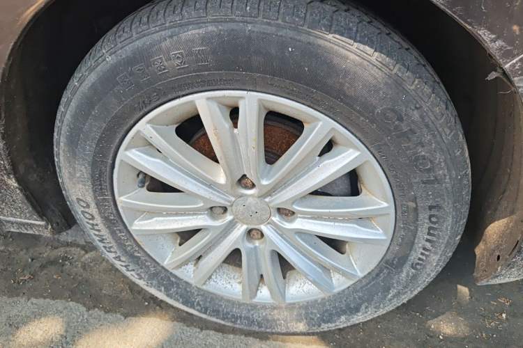 Used Peugeot 301 2014 1.6L Manual Comfort Edition Right Front Wheel Hub