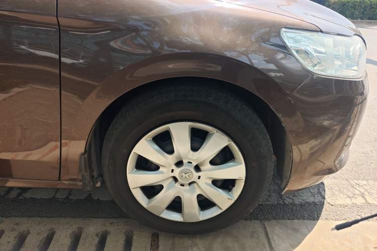 Used Peugeot 301 2014 1.6L Manual Comfort Edition Right Front Wheel Hub