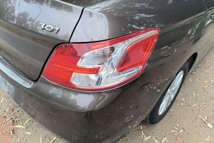 Used Peugeot 301 2014 1.6L Manual Comfort Edition Right Rear Taillight