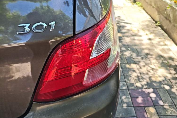 Used Peugeot 301 2014 1.6L Manual Comfort Edition Right Rear Taillight