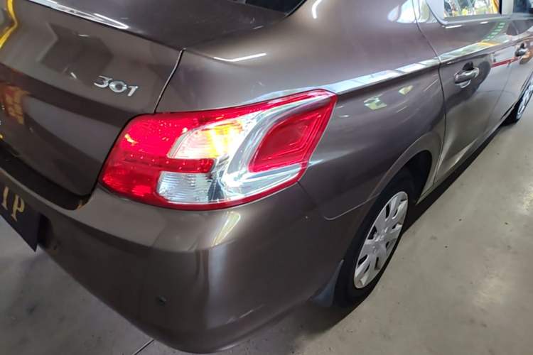 Used Peugeot 301 2014 1.6L Manual Comfort Edition Right Rear Taillight